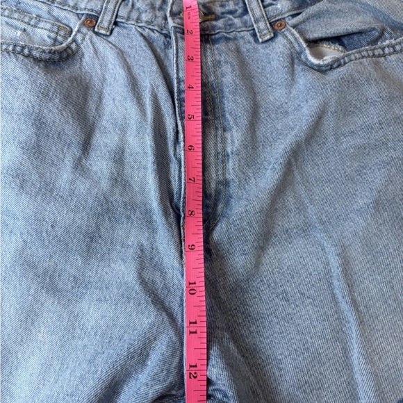 Zara Women's Relaxed Distressed Blue Jeans - Picture 7 of 7